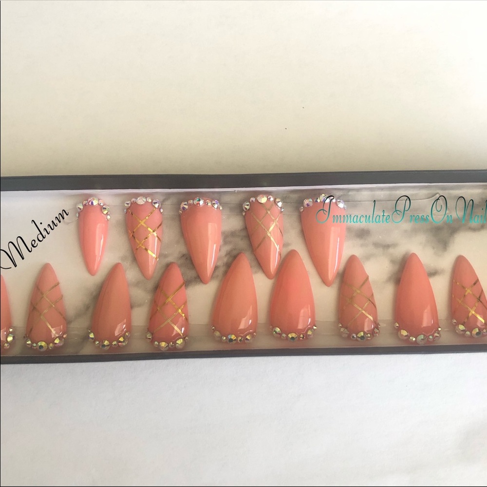 Authentic custom press on nails